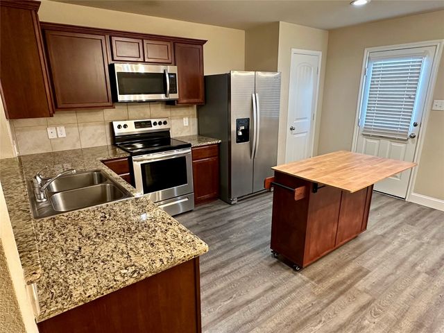 1052 Decker Drive, Fate, TX 75189