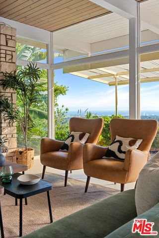 971 Stonehill Lane, Los Angeles, CA 90049