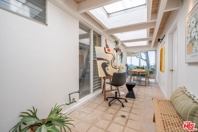 971 Stonehill Lane, Los Angeles, CA 90049