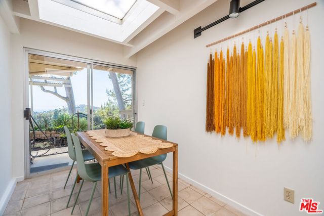 971 Stonehill Lane, Los Angeles, CA 90049