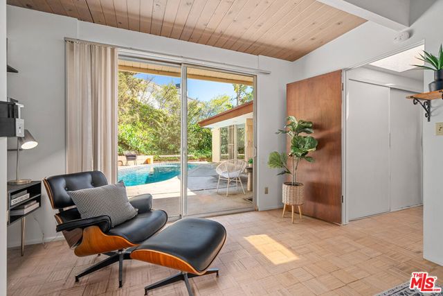 971 Stonehill Lane, Los Angeles, CA 90049