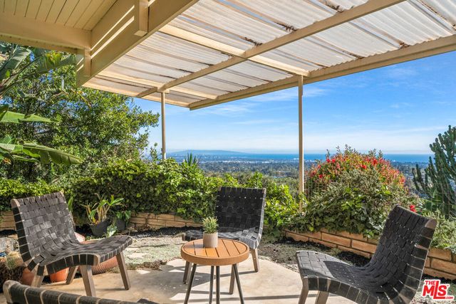 971 Stonehill Lane, Los Angeles, CA 90049