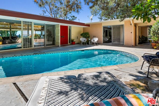 971 Stonehill Lane, Los Angeles, CA 90049