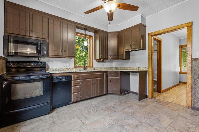355 NYE STREET, Hortonville, WI 54944