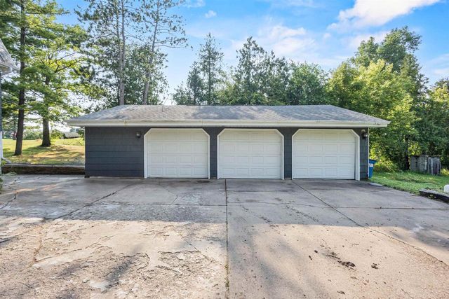 355 NYE STREET, Hortonville, WI 54944