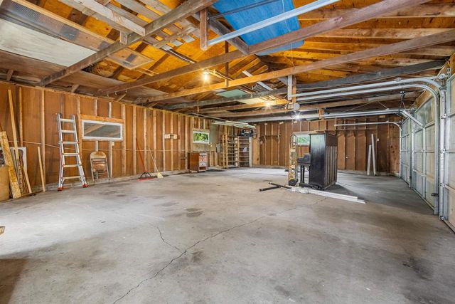 355 NYE STREET, Hortonville, WI 54944