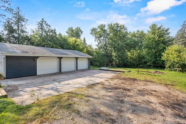 355 NYE STREET, Hortonville, WI 54944