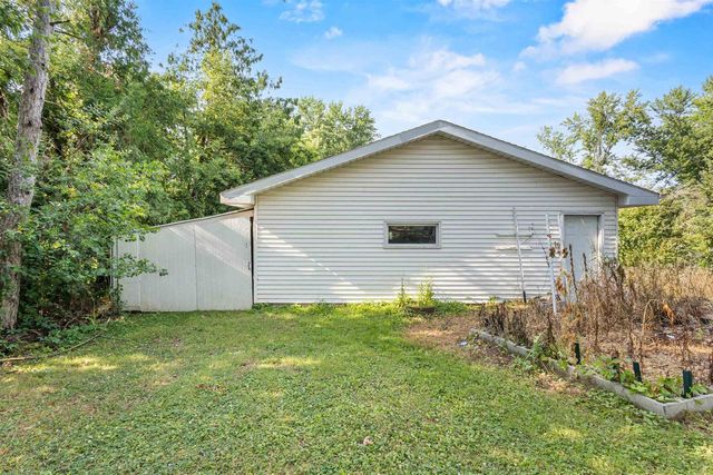 355 NYE STREET, Hortonville, WI 54944