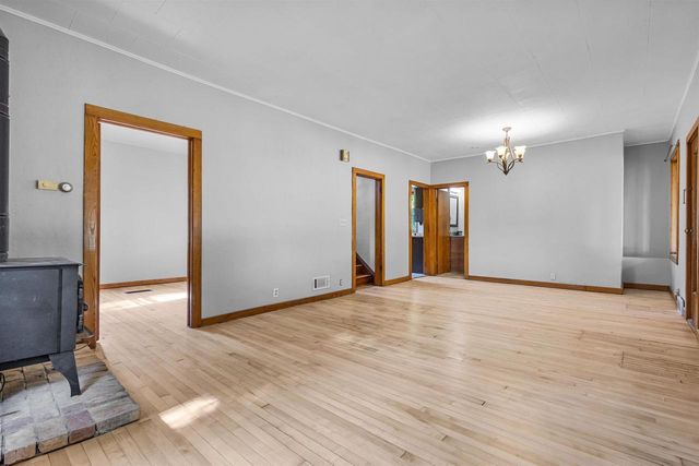 355 NYE STREET, Hortonville, WI 54944