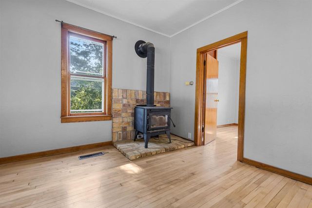 355 NYE STREET, Hortonville, WI 54944