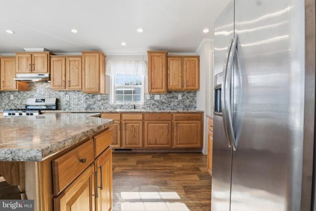 301 ROBIN DR, Red Lion, PA 17356