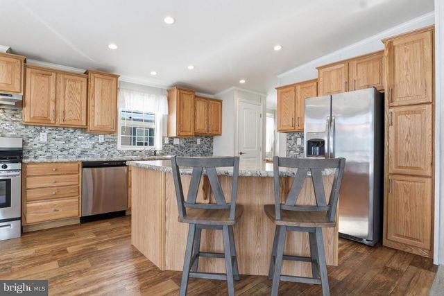 301 ROBIN DR, Red Lion, PA 17356