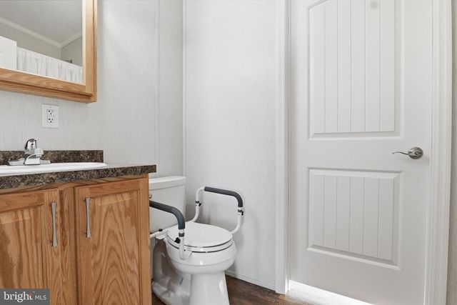 301 ROBIN DR, Red Lion, PA 17356