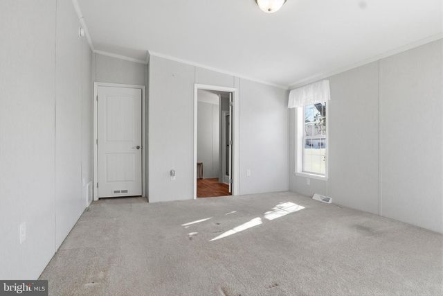 301 ROBIN DR, Red Lion, PA 17356