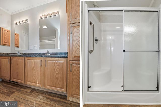 301 ROBIN DR, Red Lion, PA 17356