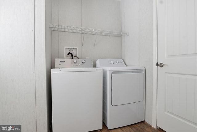 301 ROBIN DR, Red Lion, PA 17356