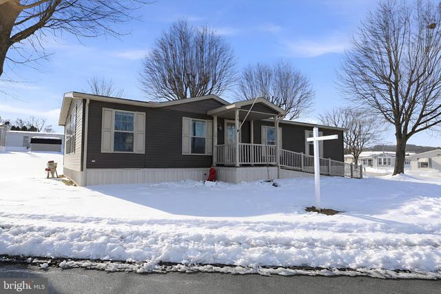 301 ROBIN DR, Red Lion, PA 17356
