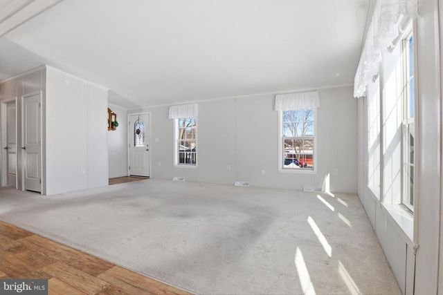 301 ROBIN DR, Red Lion, PA 17356