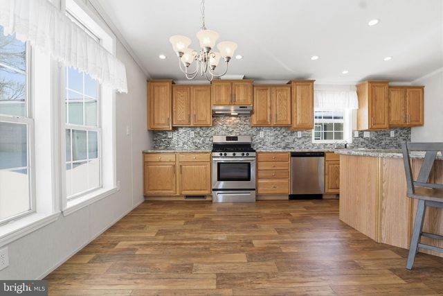 301 ROBIN DR, Red Lion, PA 17356