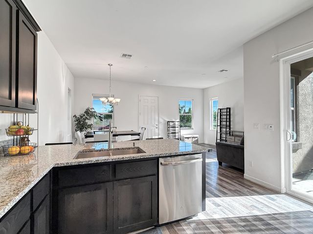 3700 Hovnanian Dr, Sacramento, CA 95834