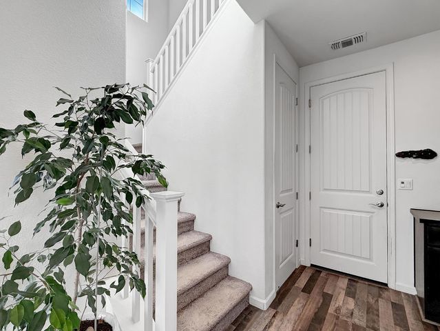 3700 Hovnanian Dr, Sacramento, CA 95834