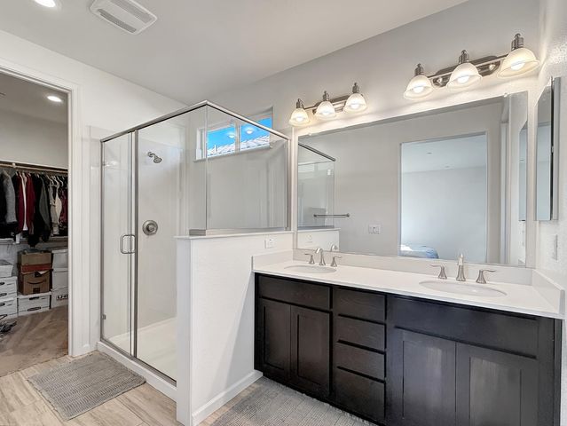 3700 Hovnanian Dr, Sacramento, CA 95834