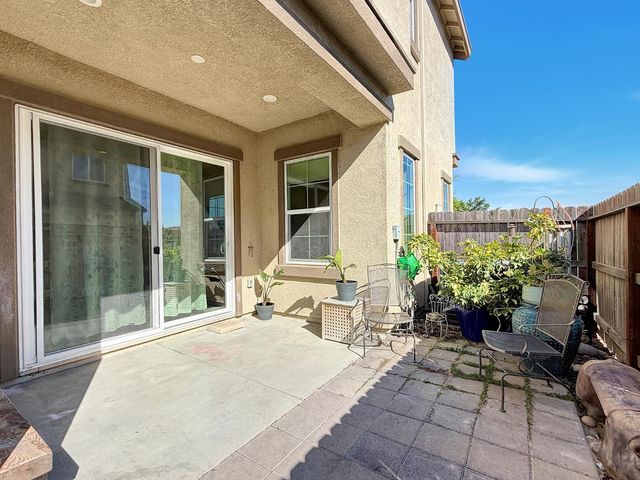 3700 Hovnanian Dr, Sacramento, CA 95834