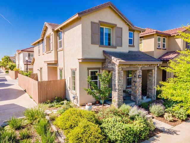 3700 Hovnanian Dr, Sacramento, CA 95834