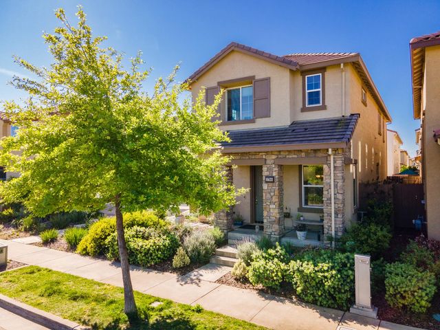 3700 Hovnanian Dr, Sacramento, CA 95834