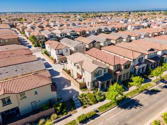 3700 Hovnanian Dr, Sacramento, CA 95834