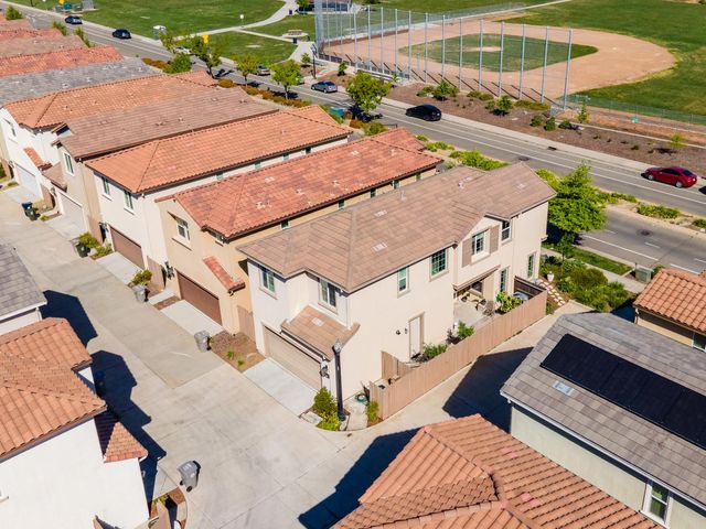 3700 Hovnanian Dr, Sacramento, CA 95834