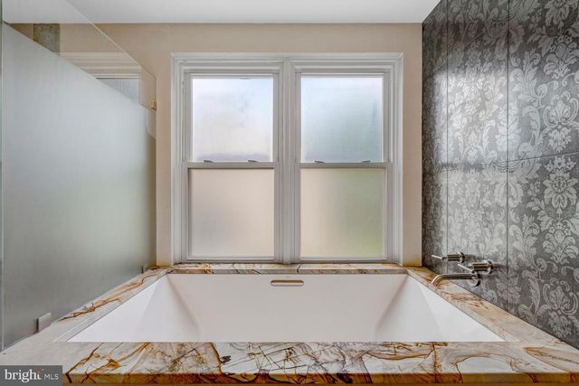 12203 SUGAR MAPLE DR, Herndon, VA 20170