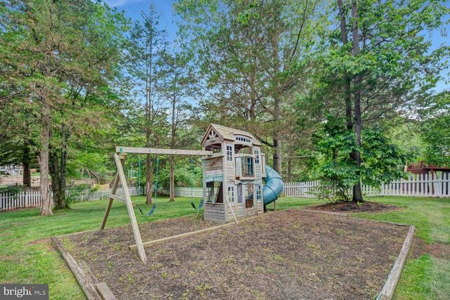 12203 SUGAR MAPLE DR, Herndon, VA 20170