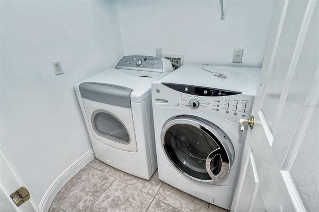 8363 MIRAMAR WAY 203, Lakewood Ranch, FL 34202