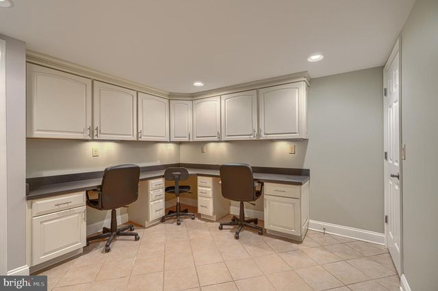 13908 FOXLAND RD, Phoenix, MD 21131