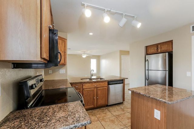 7734 S 47th Lane, Laveen, AZ 85339