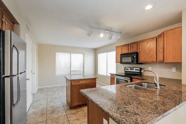 7734 S 47th Lane, Laveen, AZ 85339