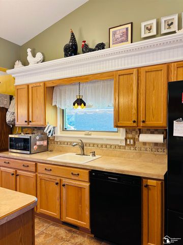 17029 Pintail Drive, Brownstown Twp, MI 48173