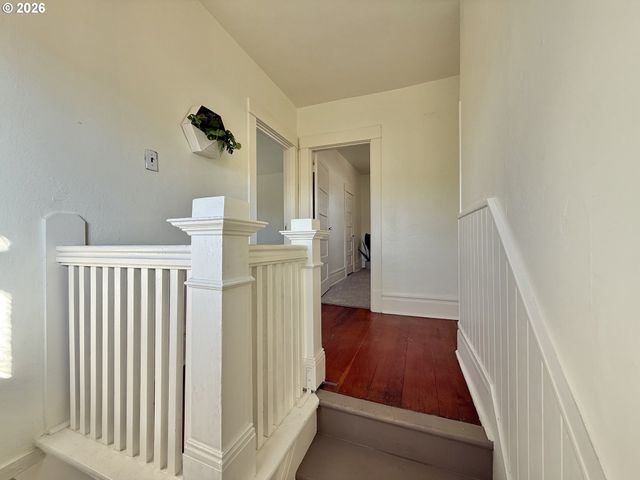 1596 Ne CHEMEKETA St, Salem, OR 97301