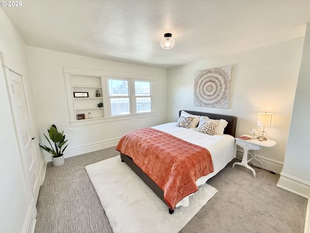 1596 Ne CHEMEKETA St, Salem, OR 97301