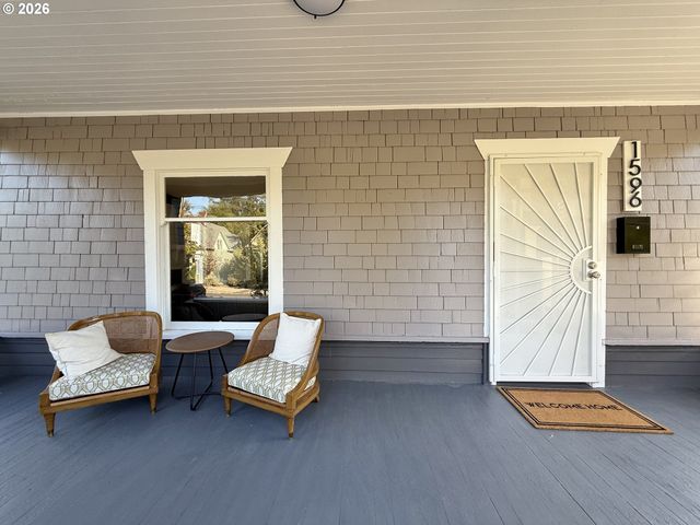 1596 Ne CHEMEKETA St, Salem, OR 97301