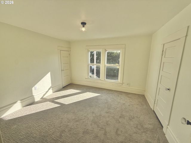 1596 Ne CHEMEKETA St, Salem, OR 97301