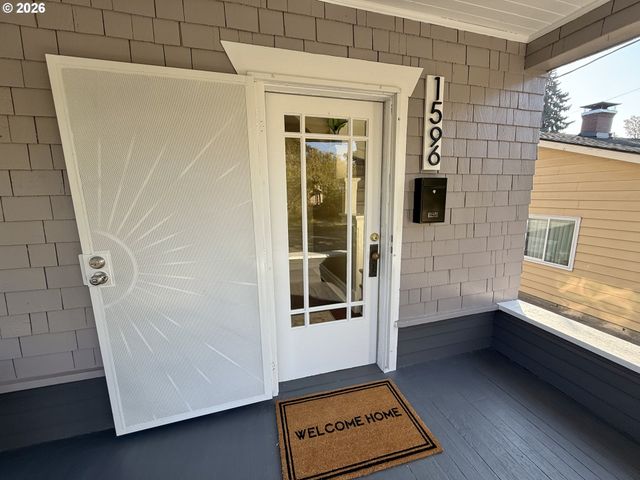 1596 Ne CHEMEKETA St, Salem, OR 97301