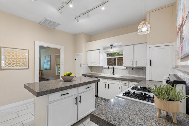 802 Turner Avenue, Dallas, TX 75208