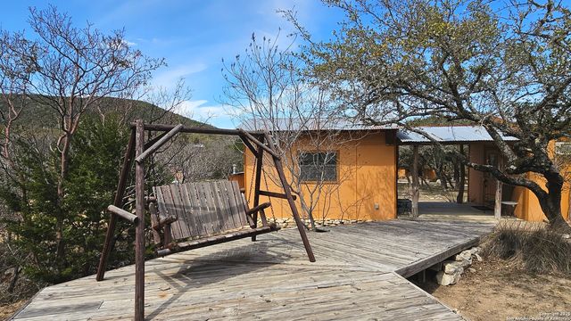 474 Lost Ln., Tarpley, TX 78883