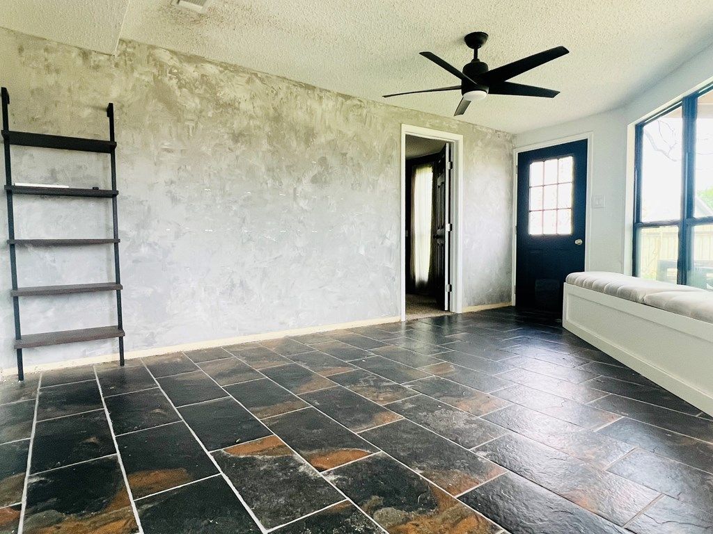 Image 16 of property listing at 172 Woodruff St, San Angelo, TX 76905