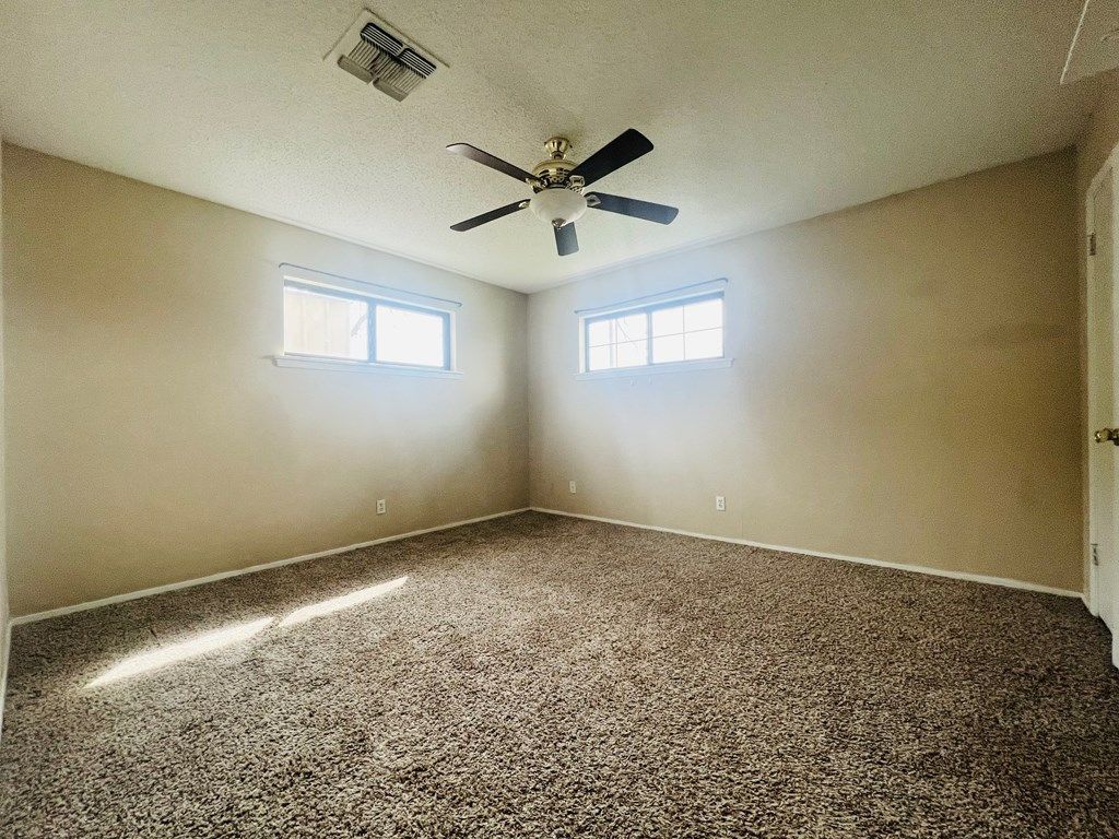 Image 7 of property listing at 172 Woodruff St, San Angelo, TX 76905