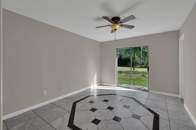 1018 Surrey Court, Tomball, TX 77375
