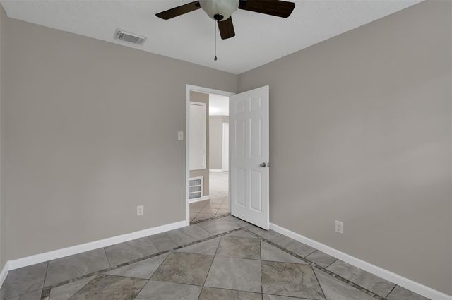 1018 Surrey Court, Tomball, TX 77375
