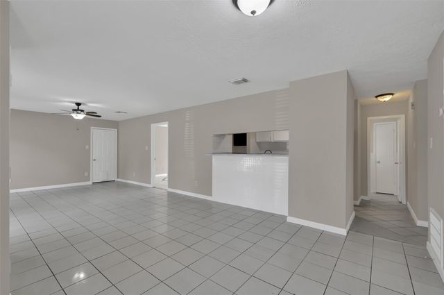 1018 Surrey Court, Tomball, TX 77375